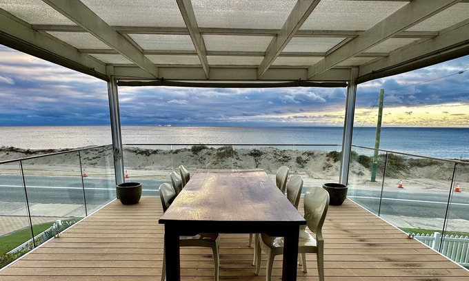 Halls Head Villa | Pachamama at Blue Bay Beach! PRIME LOCATION! Simply elegance at its best.
