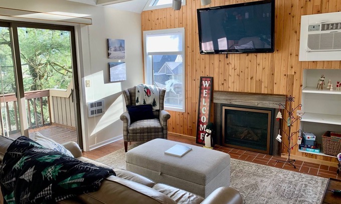 Clymer Condominio | Prime Location! Next to Main Lodge, Mountain&Summer Adventures. 3Bed&3Full Bath.