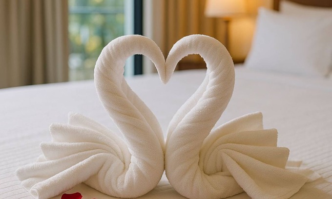 White Plains Casa | Prime Luxury NY: Free Parking + Mins to Downtown Left Side