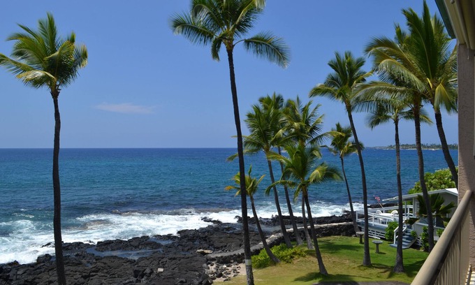 Historic Kailua Village Condominio | Prime Oceanfront Kona Reef Vacation Condo - Edificio D