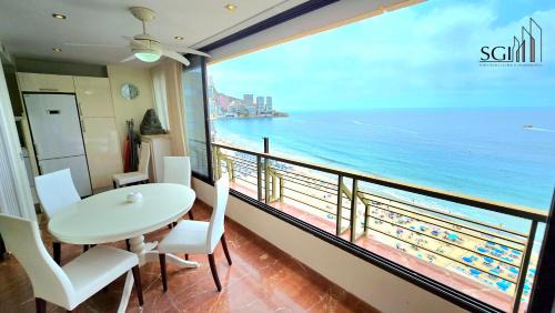 Benidorm Apartamento | Primera línea de playa- First line Beach
