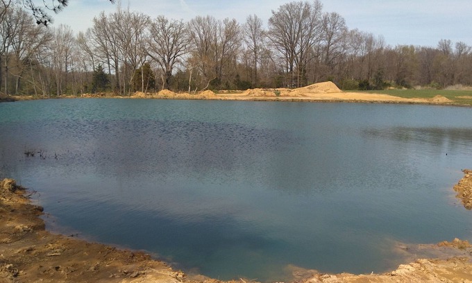 West Frankfort Alquiler De RV | Primitive campsites, pond, wildlife, campfires