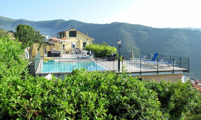Valloria Apartamento | Primula (VLO206) by Interhome