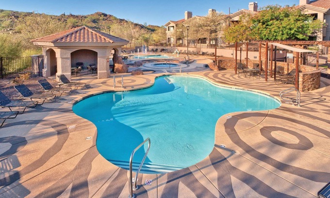 Ahwatukee Foothills Complejo | ¡Belleza inmaculada y una multiplicidad de actividades al aire libre!