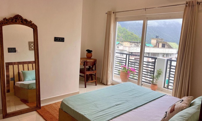 Tapovan Apartamento | Prithvi Hotel Rishikesh - Aesthetic Quite Rooms With Smart TV, AC, WiFi and free airport pickup for