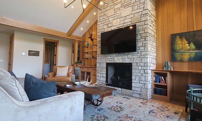 Harbor Springs Cabaña | Private 2 Bedroom-3 Bed Cottage in Harbor Springs! Stay at True North Golf Club