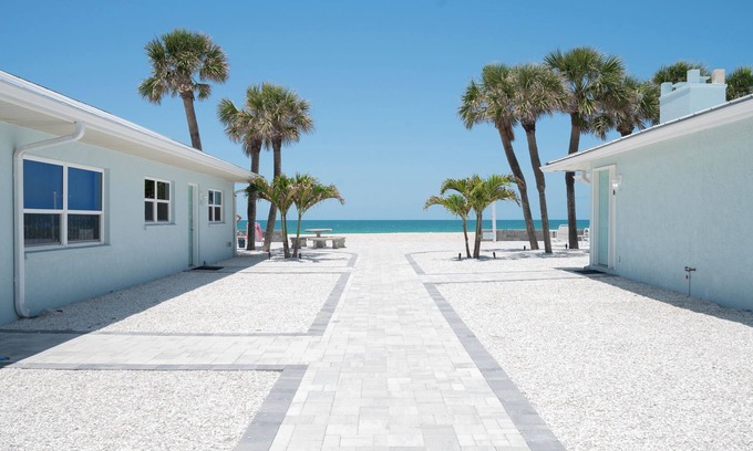 Nokomis Condominio | Private 2 BR steps from beach on Casey Key