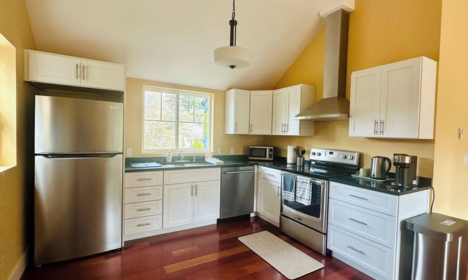 North Rose Hill Casa | Private 2BR Home with Own Entrance and Central Location
