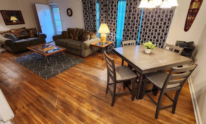 Cliftondale Casa | Private 3 Bedroom Getaway Near the Airport