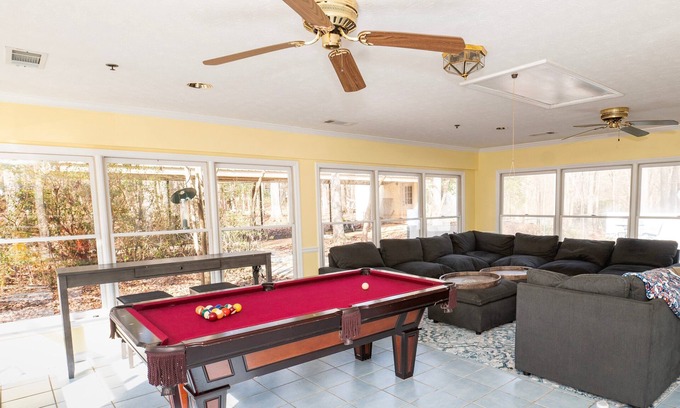 Hamilton Casa | Private 4BR Retreat Creek View Pool* & Pets