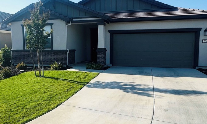 Lincoln Casa | Private 4BR Retreat with Hot Tub, bbq, outdoor tv near Thunder Valley