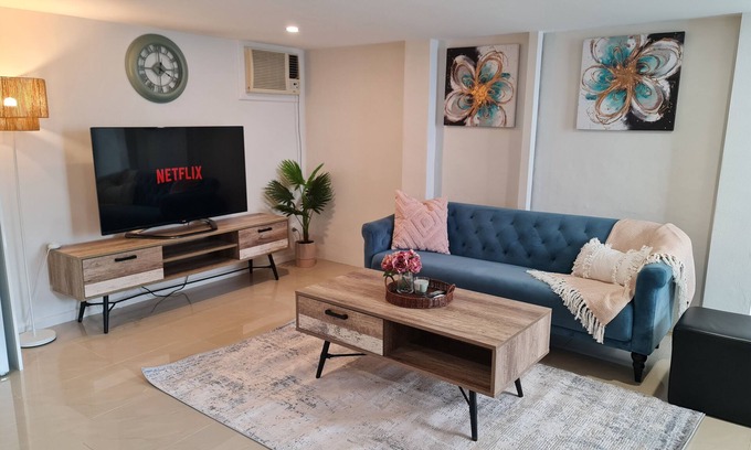 Guildford Casa | Private and Cosy Two Storey Guest House Near Shops/transport
