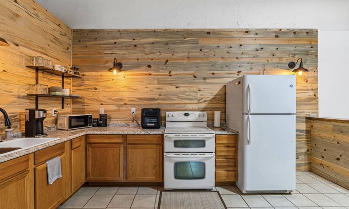 Lewis Apartamento | Private apartment located 1 mile from town