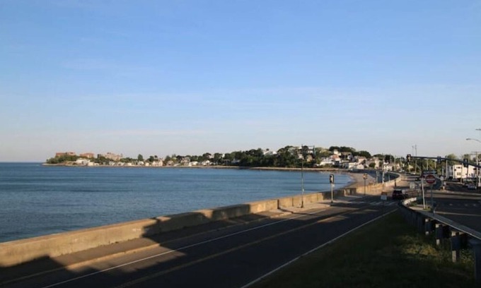 Revere Apartamento | Private apt Walk to MBTA Blue and beach, view!