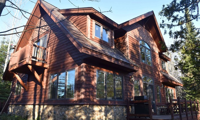 Silver City Casa | Playa privada y reserva natural en el Lago Superior y Río Mineral.