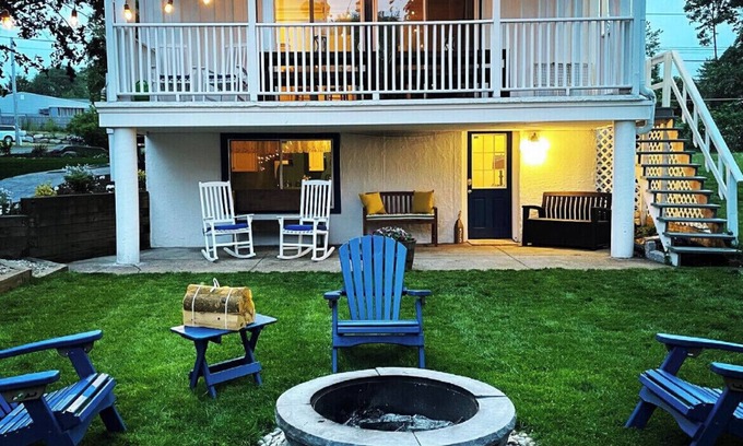 Bonnet Shores Casa | Private beach; firepit, outdoor shower, AC, two kitchens, laundry, covered patio