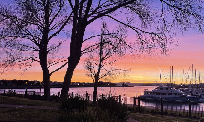 Marina Bay Condominio | Private Bedroom n Bathroom In Gorgeous Marina Bay