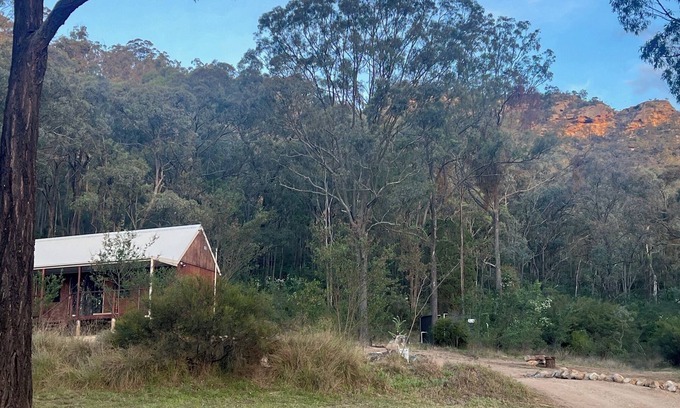 Broke Cabina | Private bush retreat in Hunter Valley Wine Country.