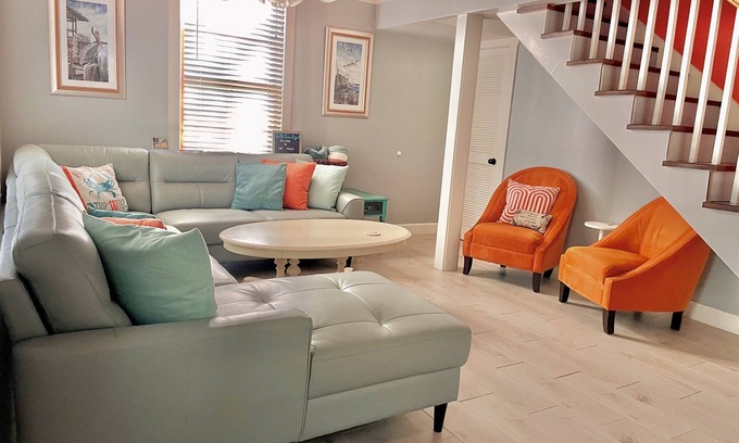 Steinhatchee Casa | Ventajas del resort, privacidad de la cabaña, cama King, pintura fresca, deslizamiento