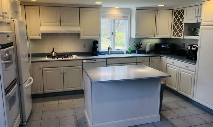 Hyannis Port Casa | Private Cozy House - Near Beach, Ferry, JFK House