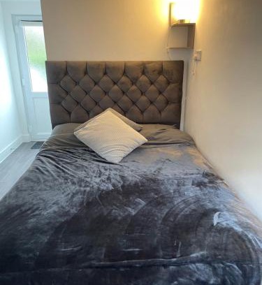 Clyst St Mary Casa | Private en-suite garden room