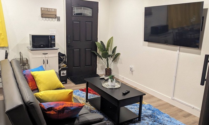 Barrett Hills Casa | Private entrance guest house very peaceful. 15 min from downtown Sacramento