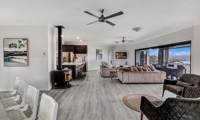 Merimbula Casa | Private Family Beach House - 5mins from the beach