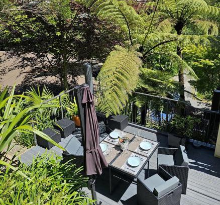 Picton Casa | Private Getaway for 2 Surrounded by Native Bush