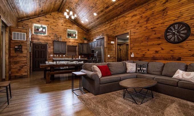 Reeds Spring Casa | Timber Trails North-Private Hot Tub y cerca de la piscina, Fox Hollow Lake y Volley