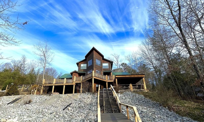 Dayton Cabina | Private indoor pool Spacious Upgraded Lake Cabin. Perfect for Family Gatherings
