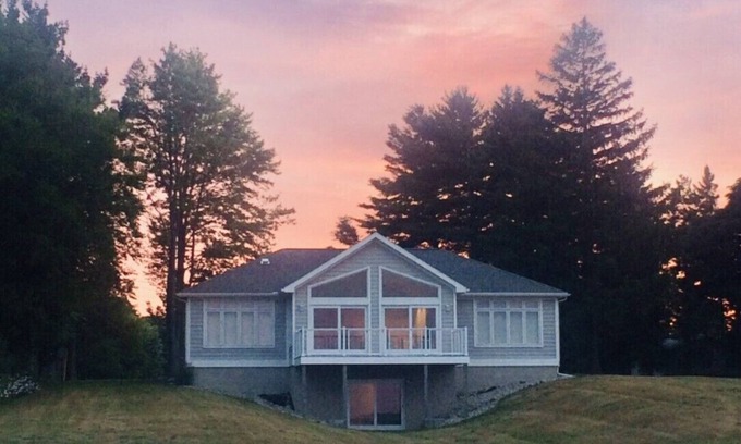 Port Sanilac Casa | PROPIEDAD PRIVADA DEL LAGO - arena suave y relajación - The Sunrise Lake House