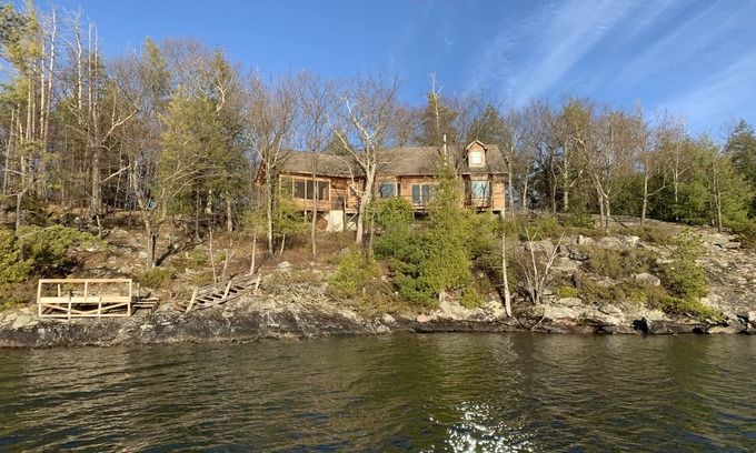 Putnam Station Casa | Private Lakefront Retreat - 4/3 8 people, amazing views, sunsets and privacy!
