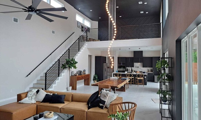 San Leanna Park Casa | Retiro privado de lujo con alberca, jacuzzi y baño de vapor — cerca del centro.