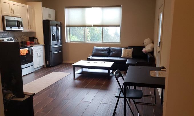 Edgewood Casa | Nueva suite privada de lavandería y cocina completa entre Seattle Tacoma