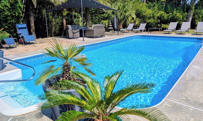 Whitemarsh Island Casa | Private Oasis w/ Pool, Hot Tub & Bar - 15 Min to Savannah & Tybee Beach