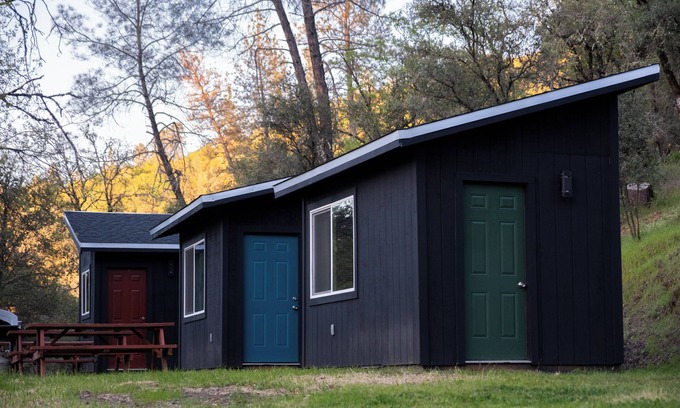 Auburn Cabina | Private, peaceful cabin's on the Bear River. Pets welcome!