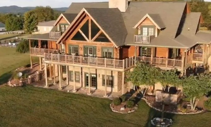 Castalian Springs Casa | Private Playground with over 100 acres of Fun!