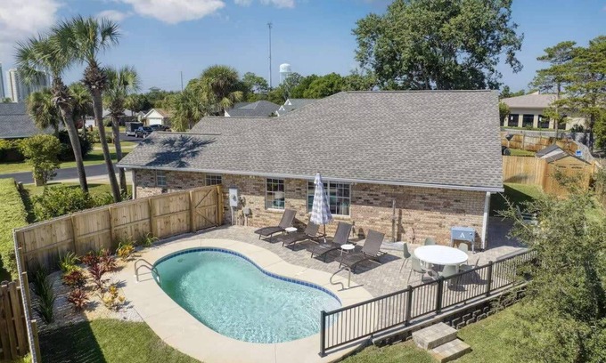 Seaspray Casa | Private Pool, Golf Cart & 4 Bikes! PRIVATE Beach Access~Havenly at Seaspray in M