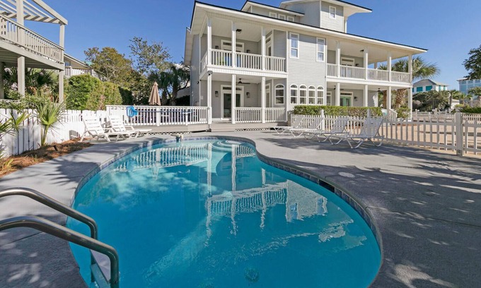 Crystal Beach Casa | Private Pool 🏊 Walk to Beach 🏖️ Family Tides 🏝️