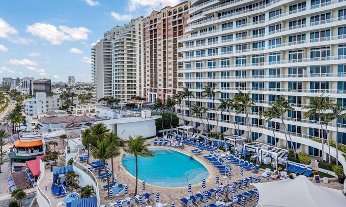 Central Beach Condominio | Private Ritz-Carlton Beachfront 2br Penthouse 17th floor Hotel Residence