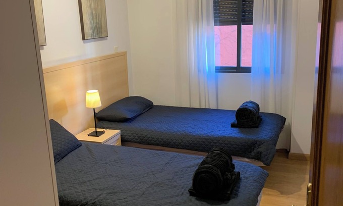 Bellas Vistas Apartamento | Habitación privada en Madrid!. Disfruta de la sencillez y comodidad !!