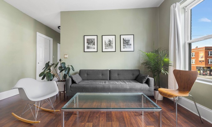 Chicago Apartamento | Private Room in Stylish West Humboldt Park Apartment