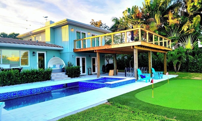 Poinsettia Heights Casa | Private sleeps 10, 4 Bdrm, Pool w Spa, yard games