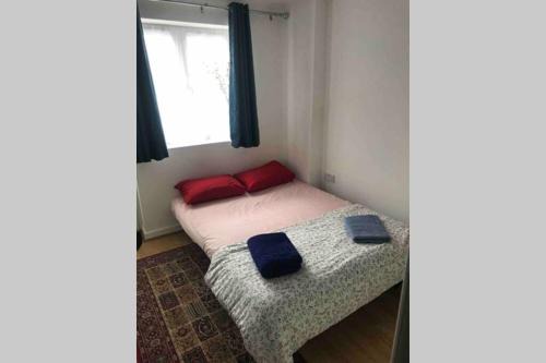 Wallington North Apartamento | Private Studio home away from home .