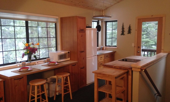 Kingswood Estates Apartamento | Estudio privado con balcón en el lago Tahoe, Kings Beach, Tahoe Vista, Northstar