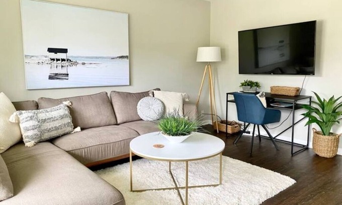 Apex Casa | Private, Updated Townhouse in DT Apex