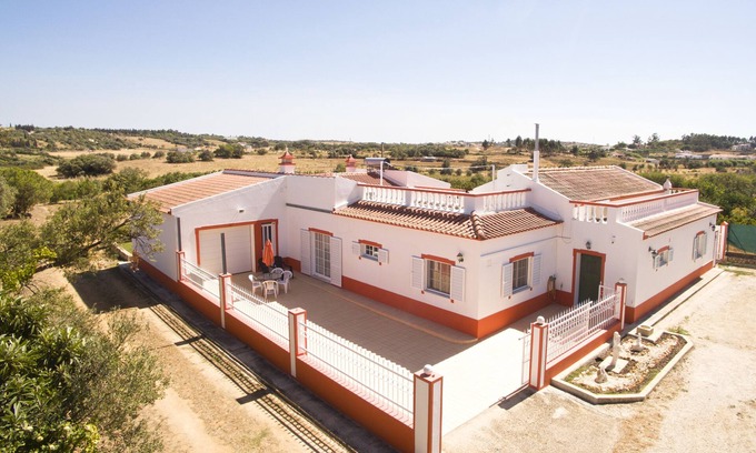 Alfarrobeira Villa | Villa cerca de la playa Meia y los Palmares campo de golf