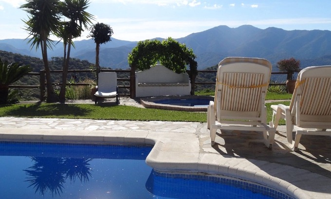 Gaucín Villa | Villa privada con piscina, jacuzzi y magníficas vistas