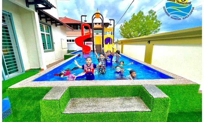 Cherating Casa | Private Water Park at Cozy House HS Sweet Homestay
