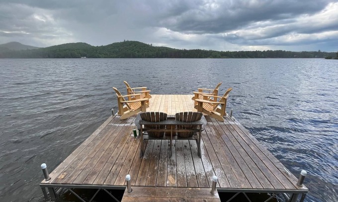 Madawaska Valley Casa | PRIVATE WATERFRONT GUESTHOUSE ON QUIET SANDY LAKE